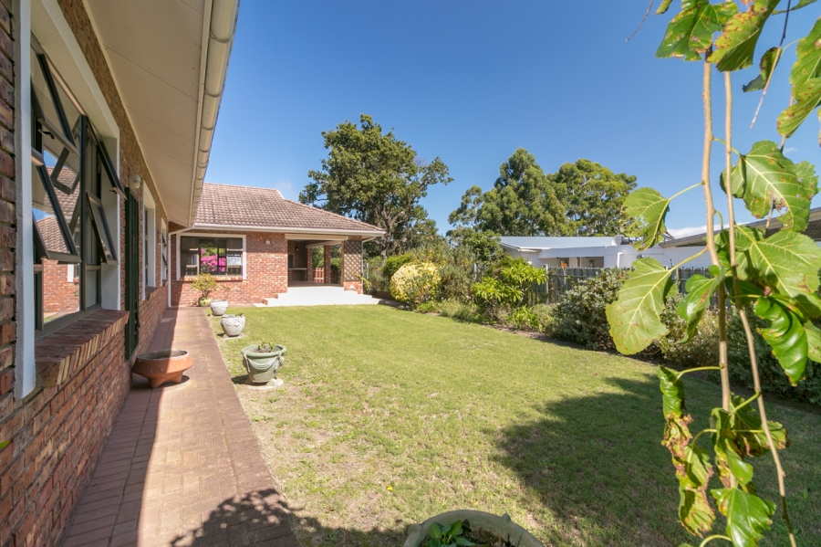 To Let 4 Bedroom Property for Rent in Hunters Home Western Cape